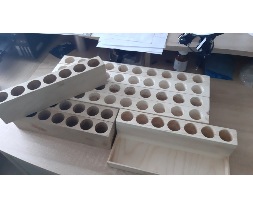 Pastelovník na ceruzky s doskou  50cm