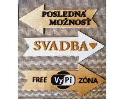 Šípka pred dom